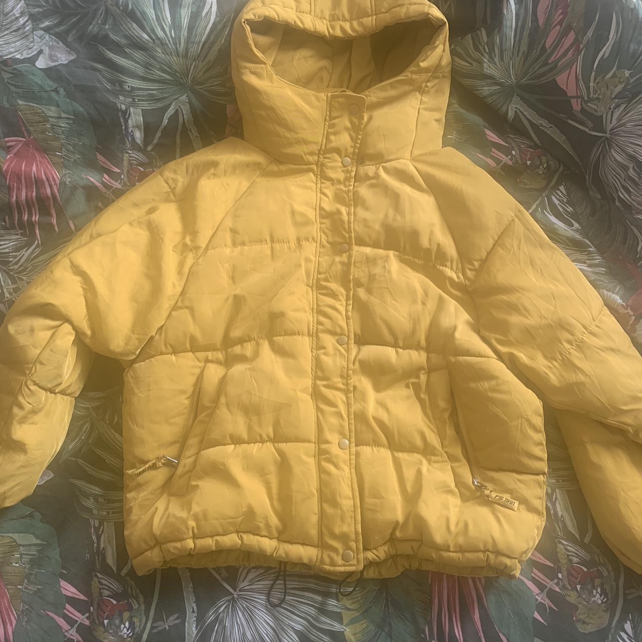 Yellow puffer jacket medium size- zip not working... - Depop