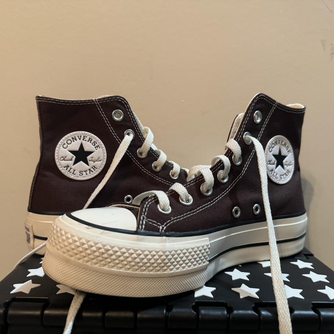 Womans Dark root popular converse