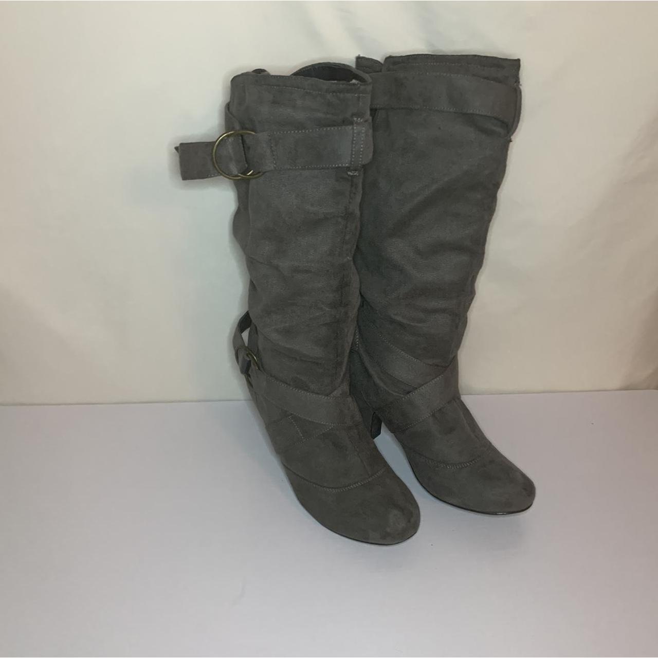 Women's Grey Boots Depop