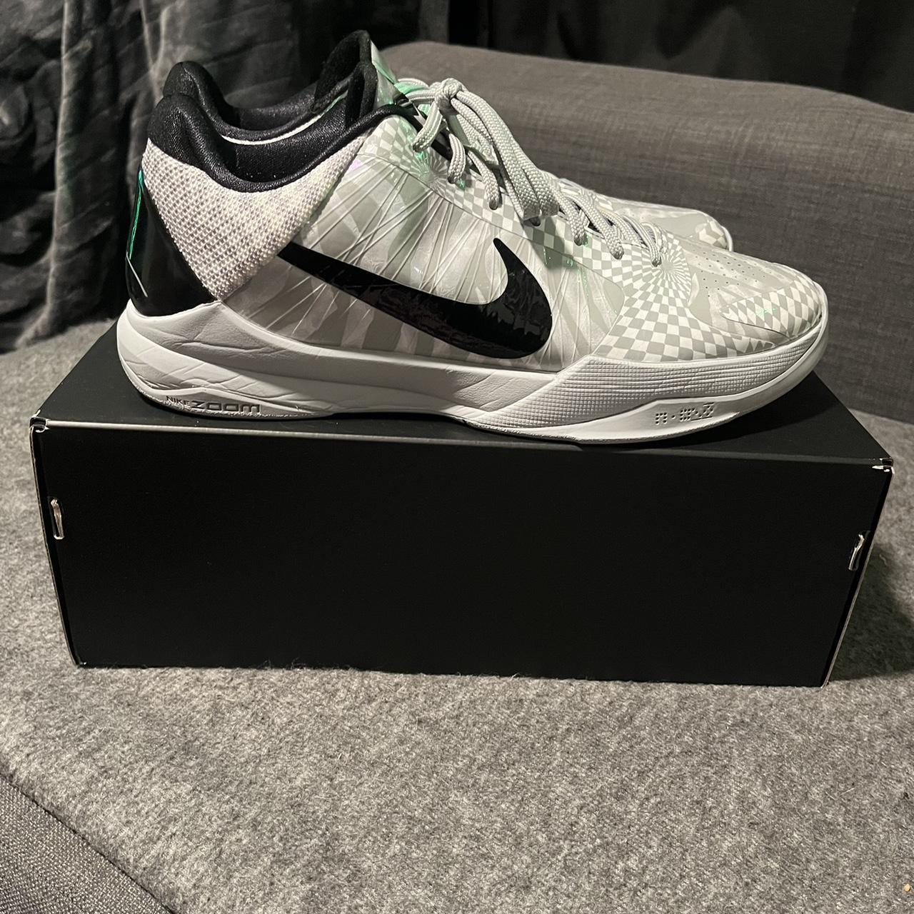 kobe 5 demar derozan
