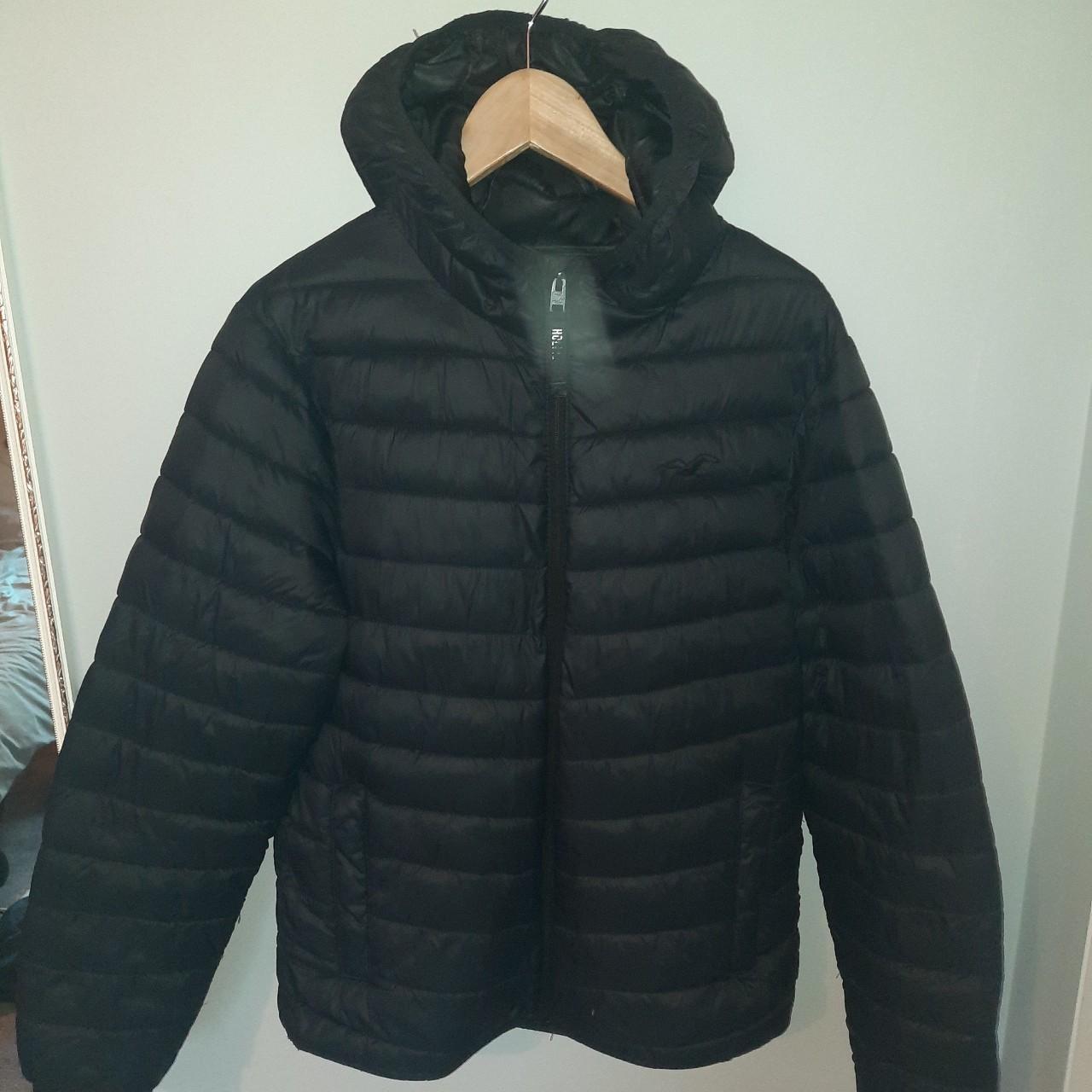 Junior's Hollister Puffer Jacket Size: Extra Small - Depop