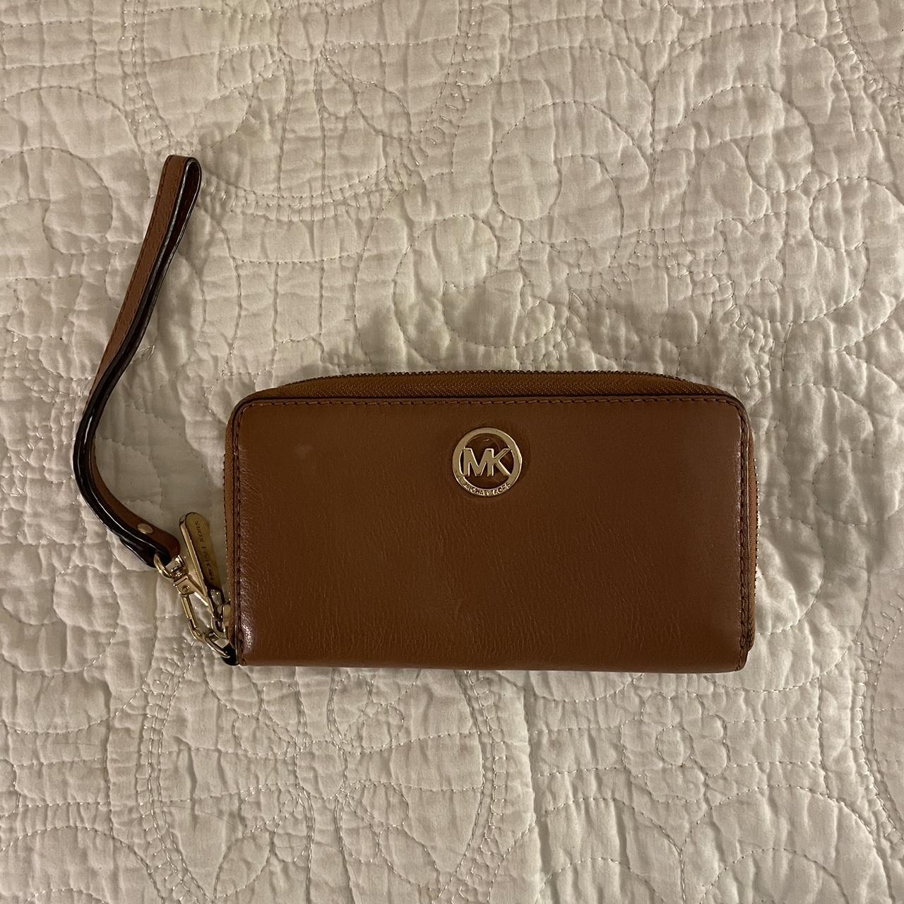 Michael Kors Wristlet wallet! #michaelkors #wallet - Depop