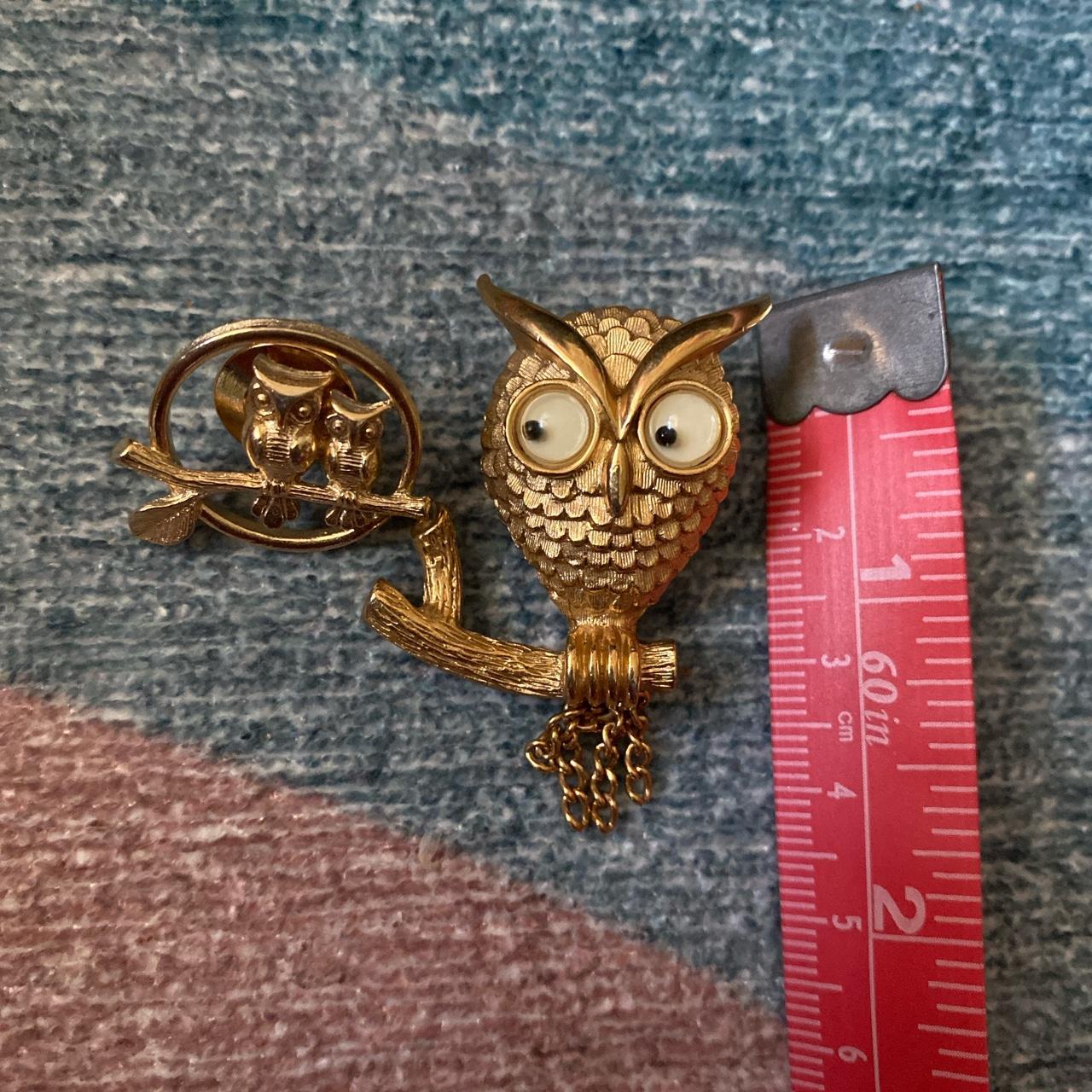 Set of 2 vintage Pins - set of 2 vintage pins, - Depop