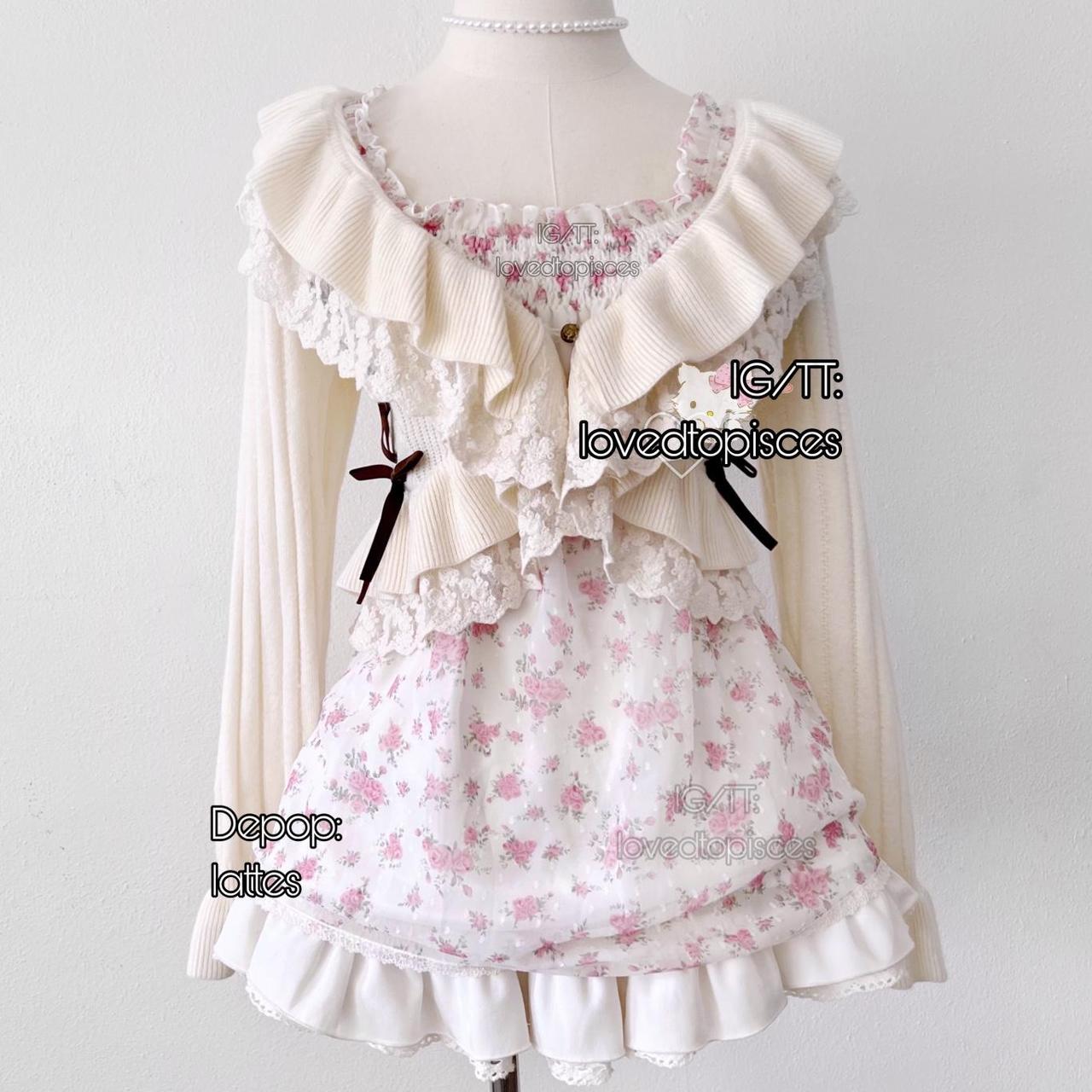 Floral ruffle babydoll puff sleeve top from Japan... - Depop