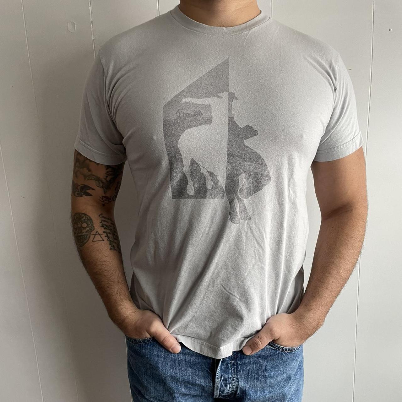 American Apparel Men's Grey T-shirt (3)