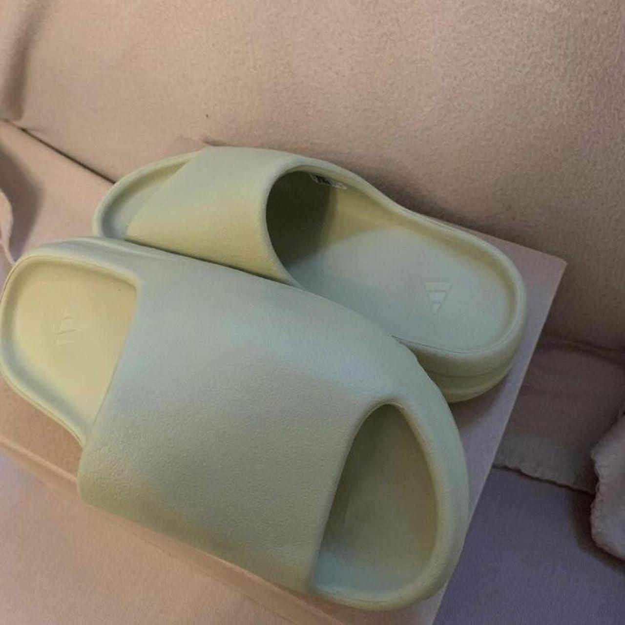 mens chunky flip flops