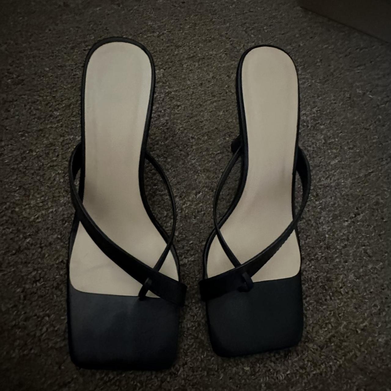 Black heel, toe separation - Depop