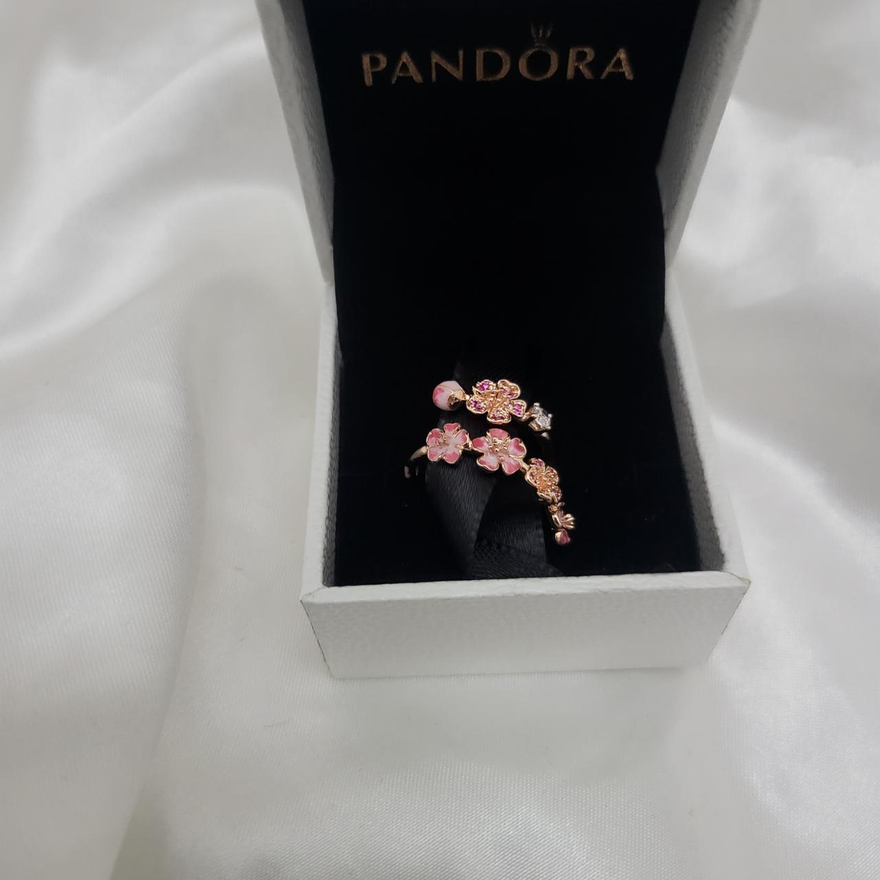 item listed by mariamunir
