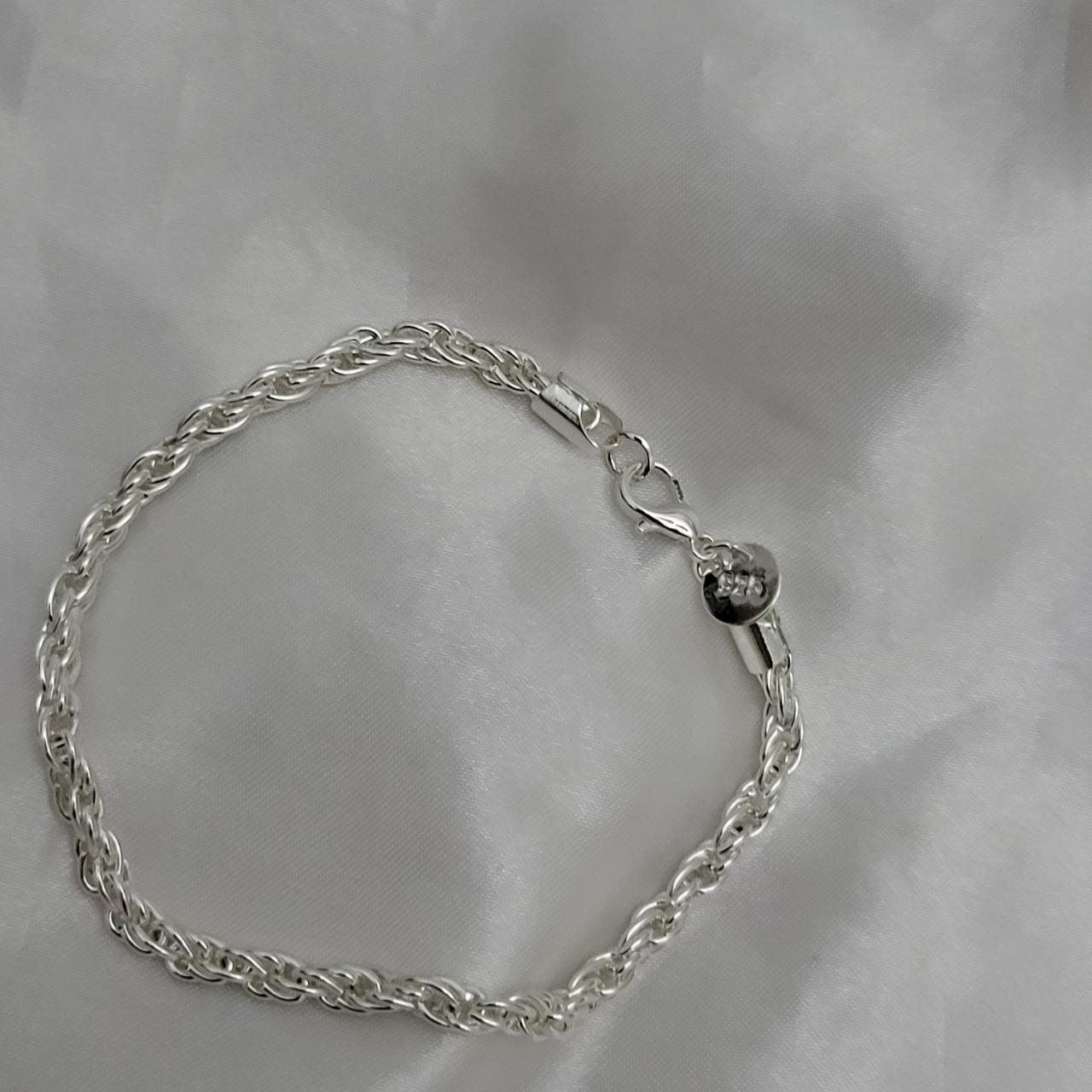 item listed by mariamunir