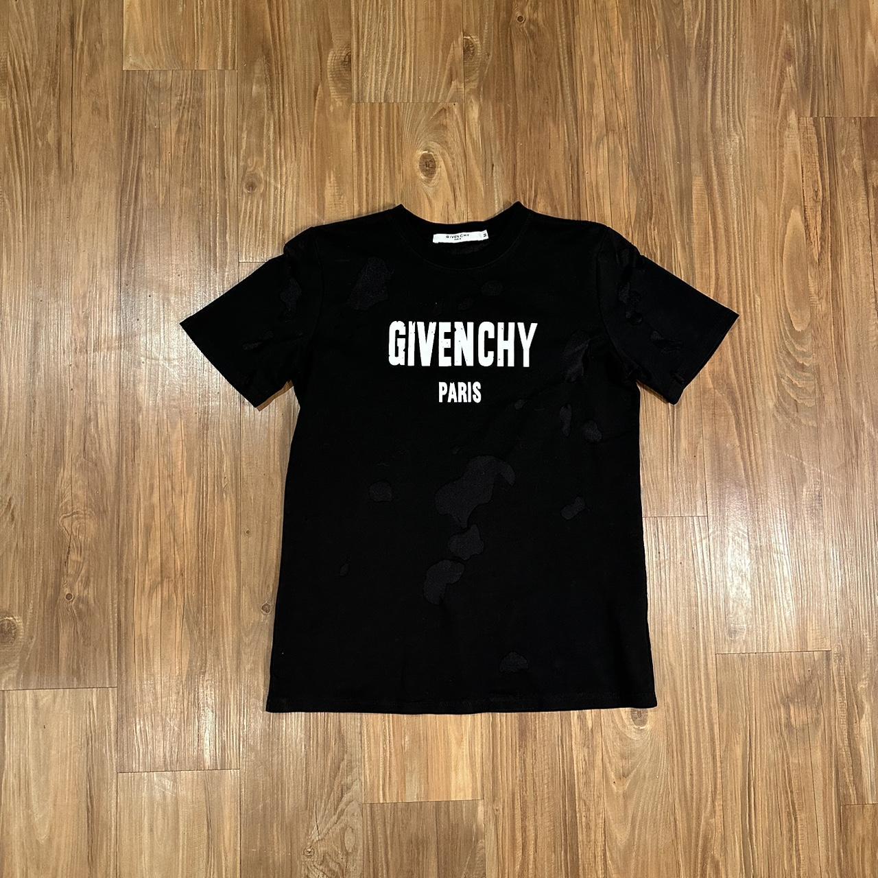 Givenchy Women's Black and White T-shirt | Depop