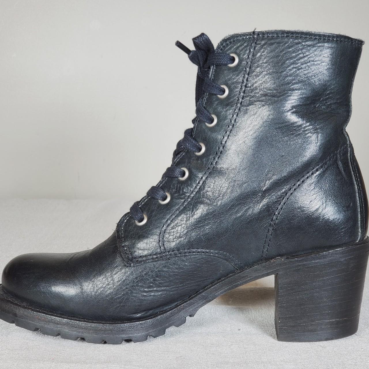 FRYE Sabrina 6G Lace Up Boots Black Leather Combat