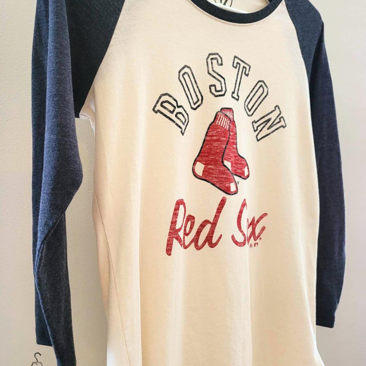 Boston Red Sox flannel T-shirt with elastic waist - Depop