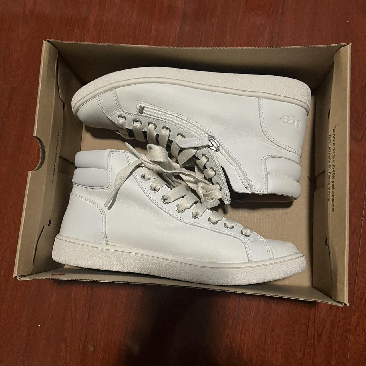 UGG W OLIVE white, like new, with box, size