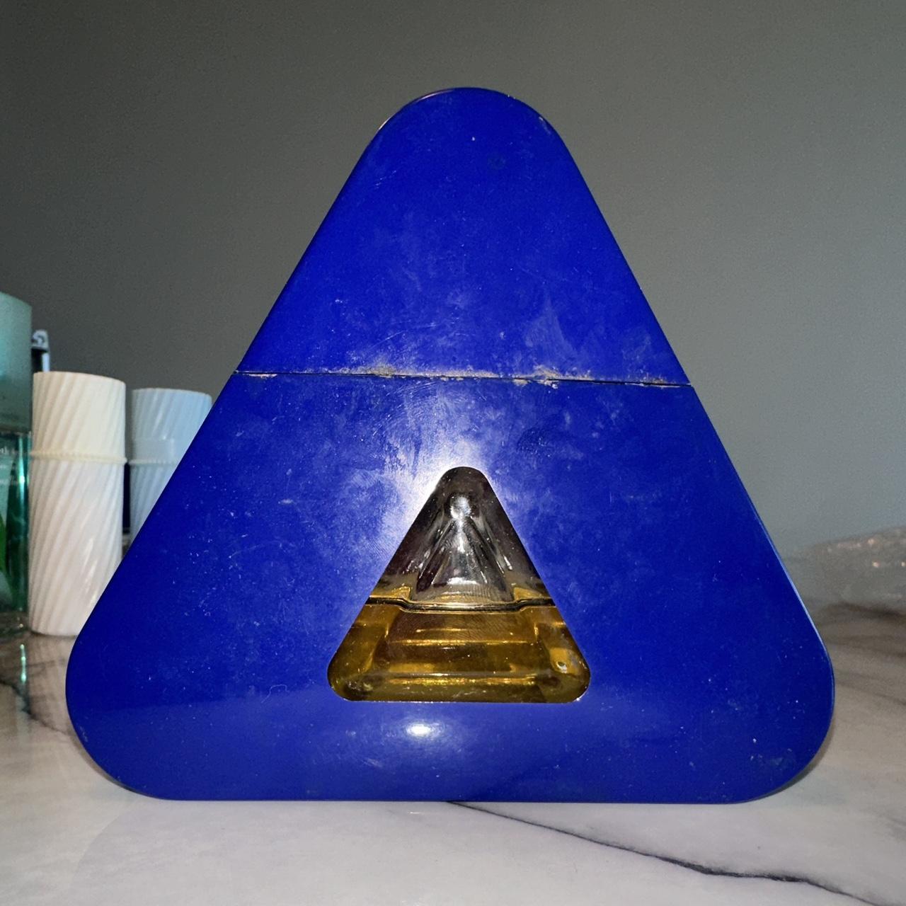 Liz claiborne best sale perfume triangle bottle