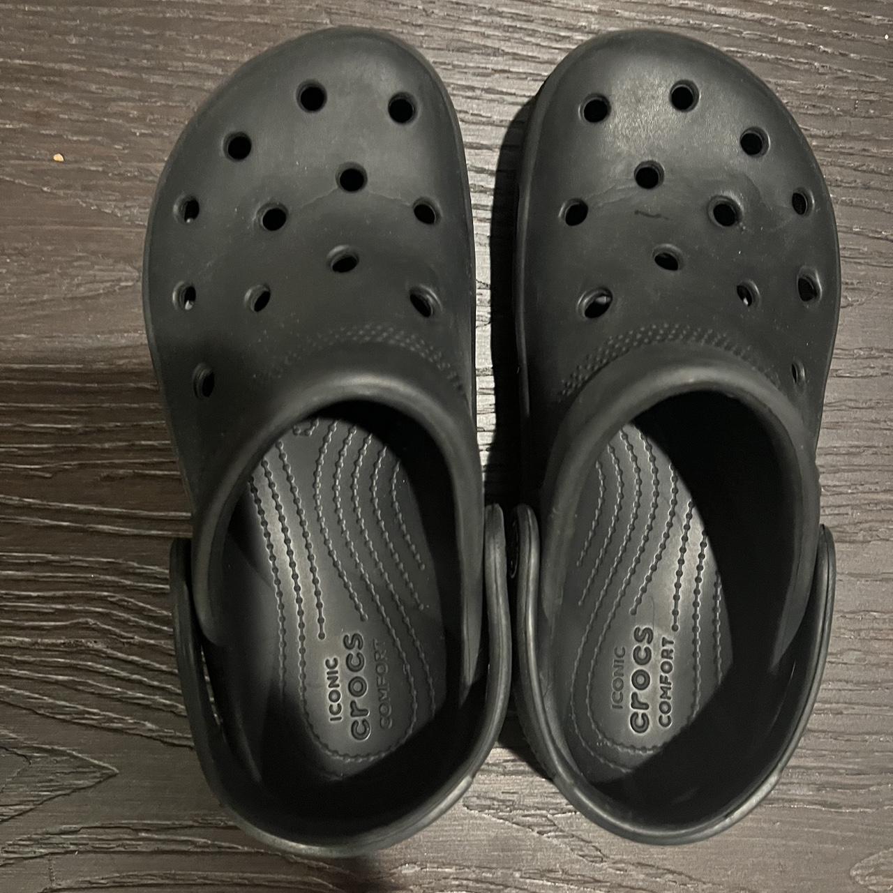 Crocs Black Sandals (2)