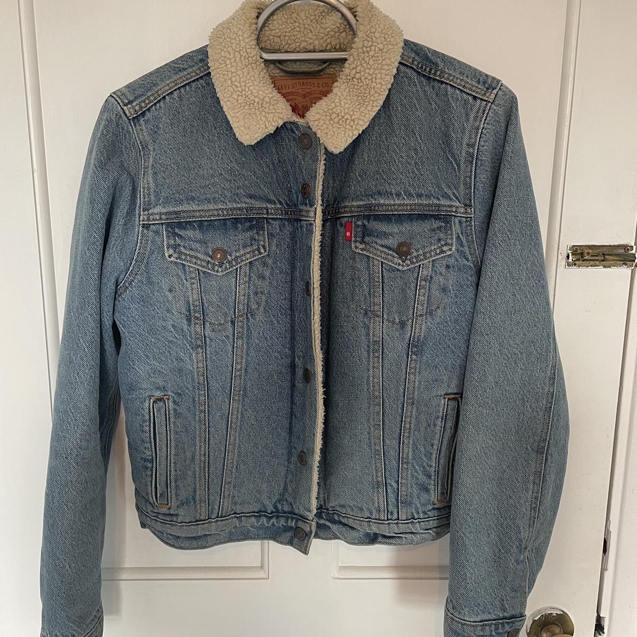 Levi's Women's Jacket | Depop