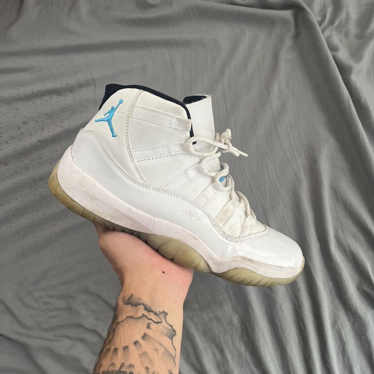 JORDAN 11 LEGEND BLUE SIZE 9.5 MEN NO BOX (BEATERS... Depop
