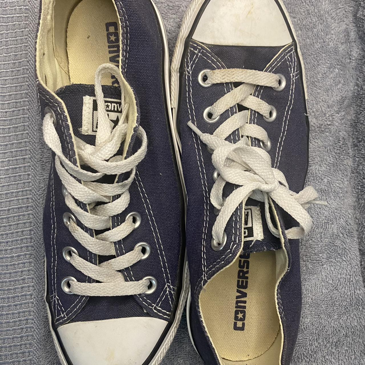 Navy Blue Low top Converse Great Condition Size... - Depop