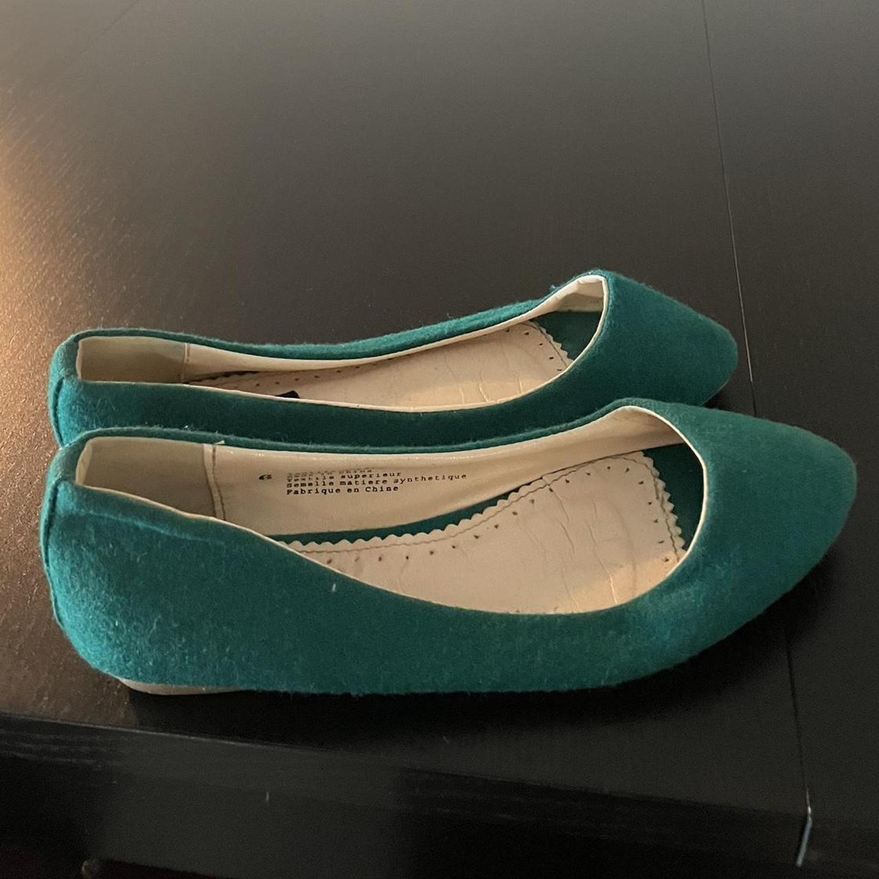 Green cloth flat ballet shoes. Great for the summer... Depop