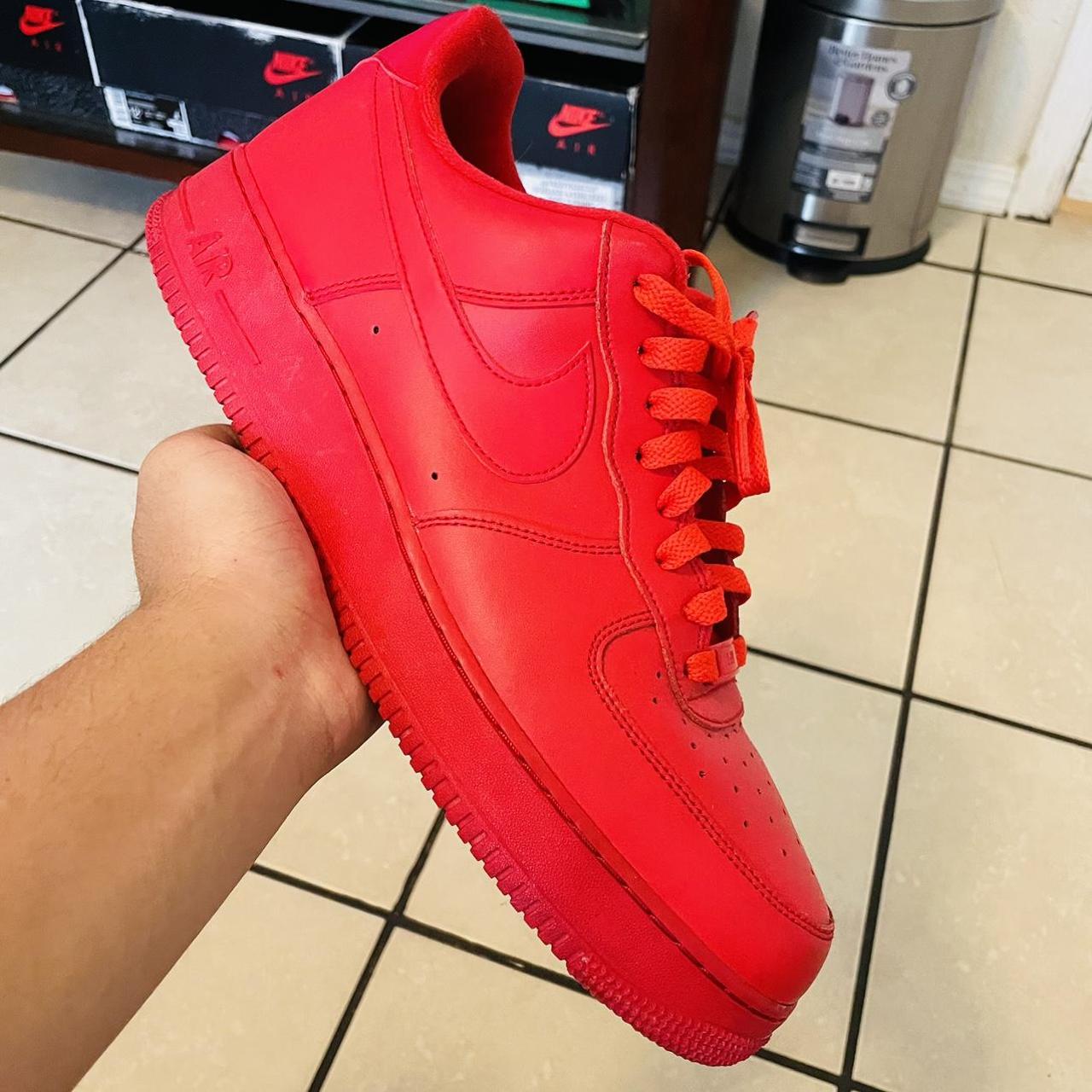 nike 93552 red
