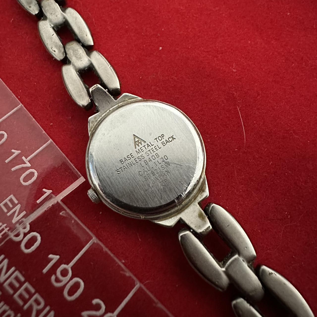 Women s Accurist Silver Watch Completely silver Depop