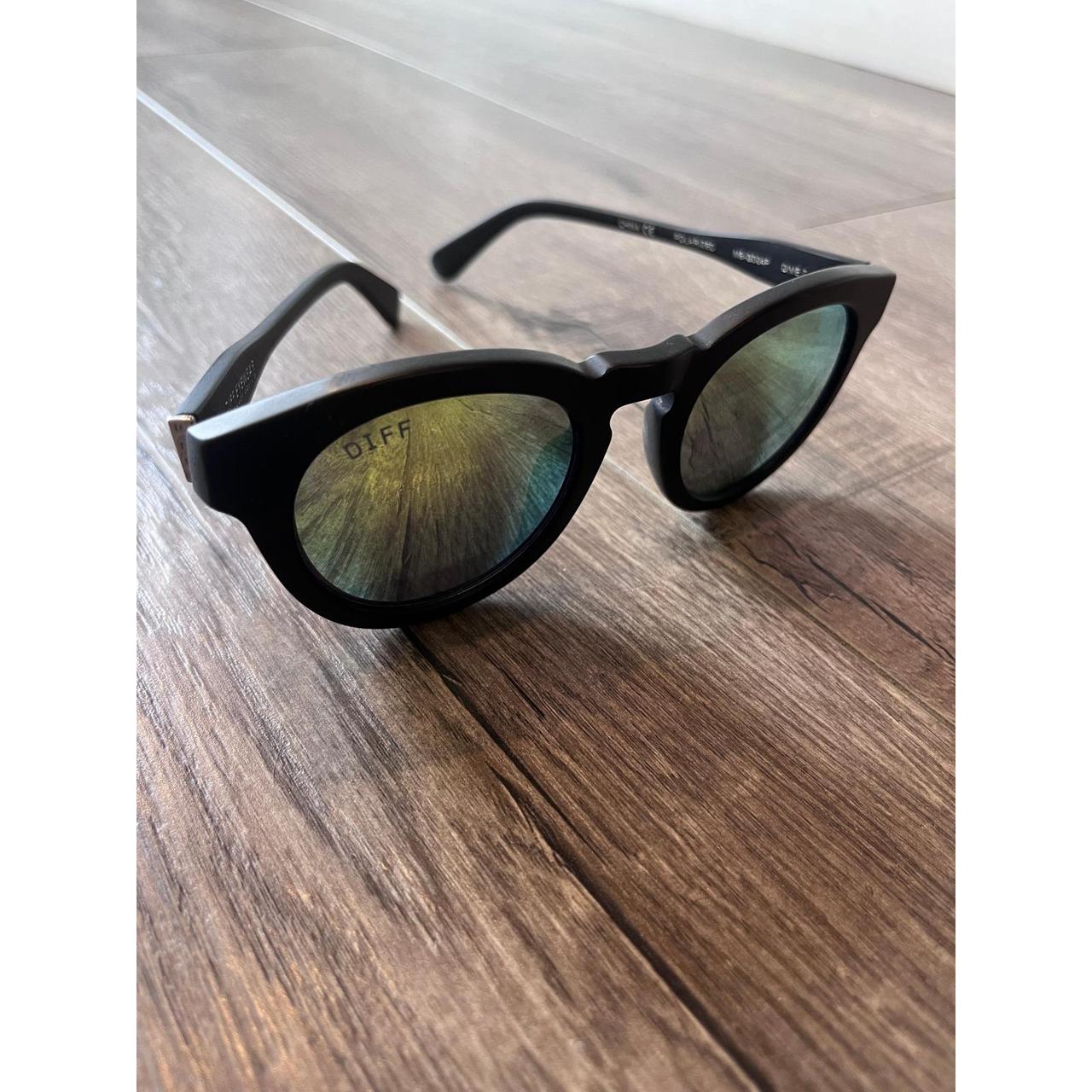 DIFF Women's Round Sunglasses - Black – DIFF Eyew… - image 5