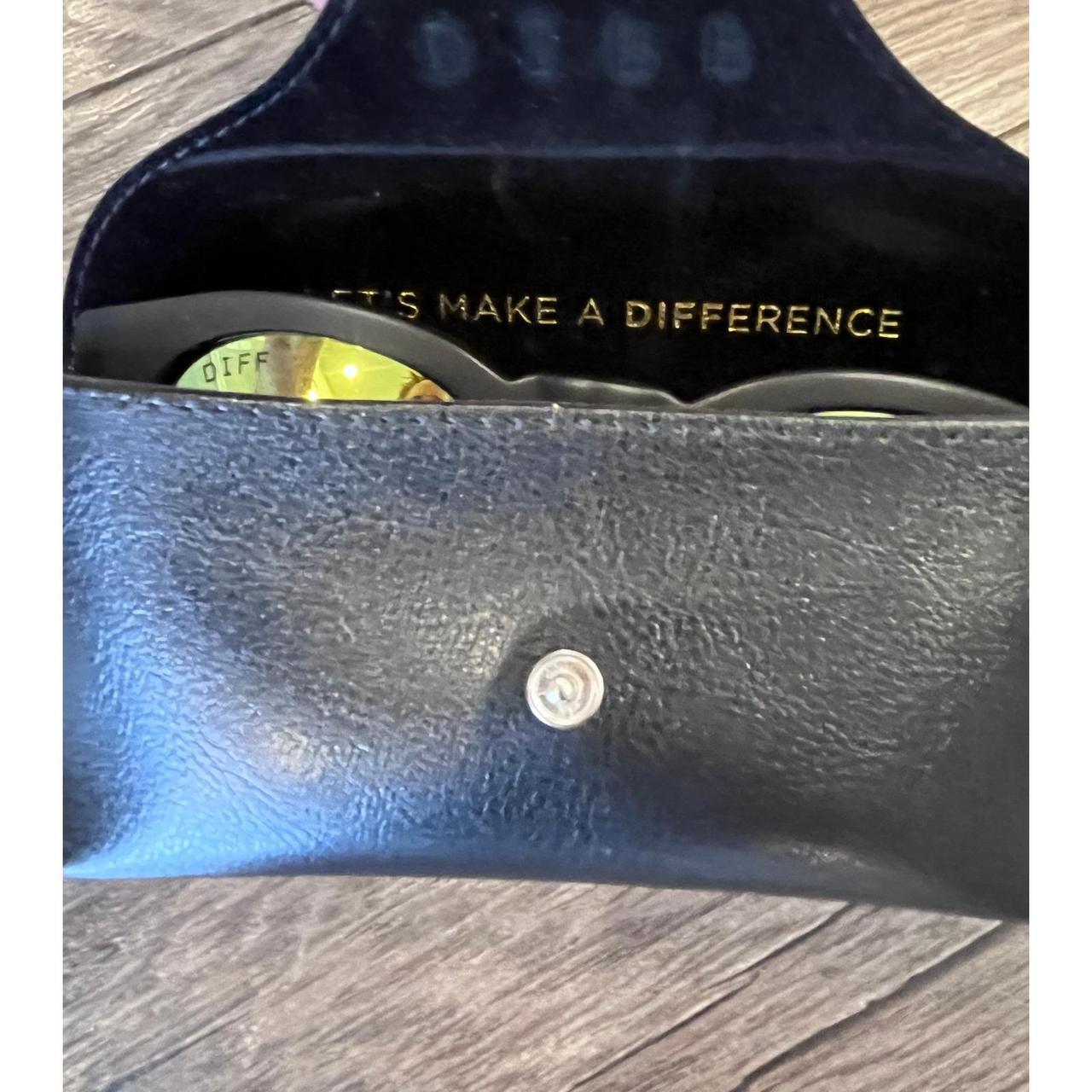 DIFF Women's Round Sunglasses - Black – DIFF Eyew… - image 8