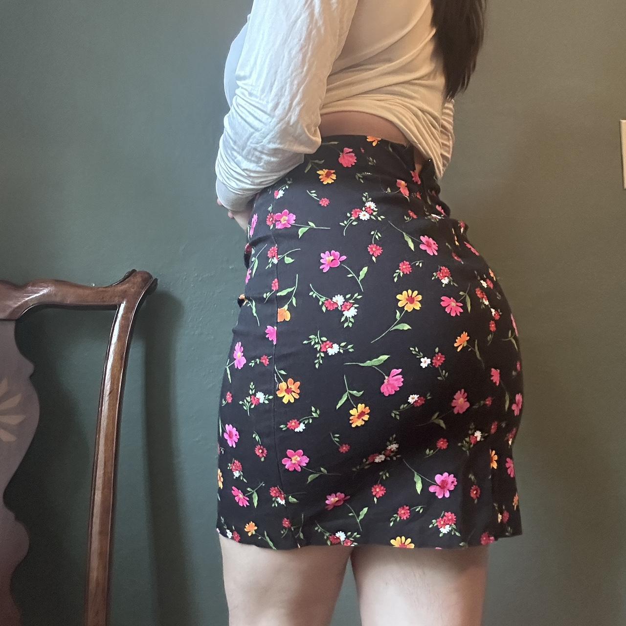 Floral mini shop skirt 80s