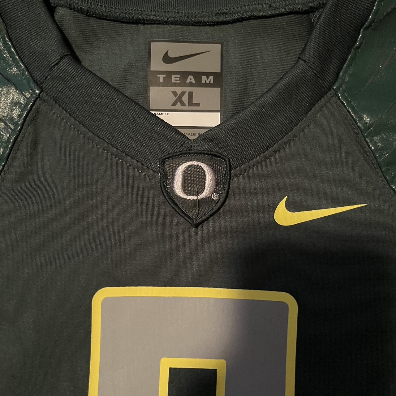 Marcus Mariota Oregon Ducks jersey. Stitched youth - Depop