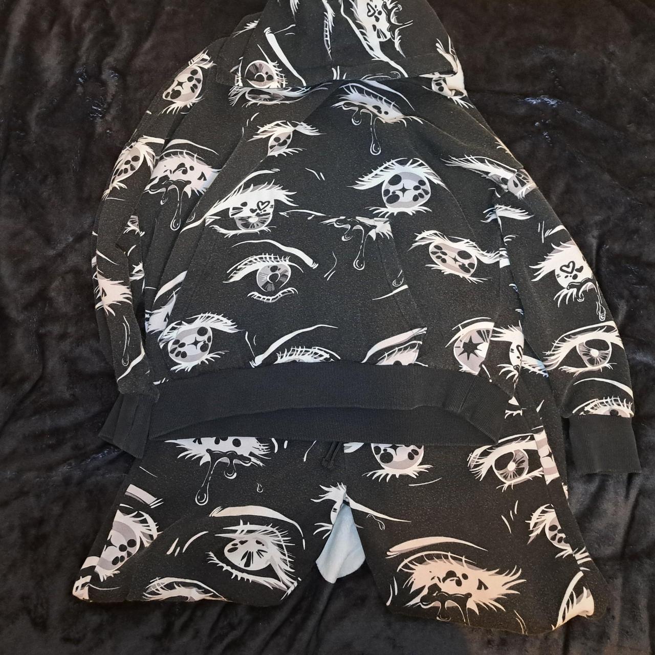 Billie eilish bershka eye set Hoodie. Depop