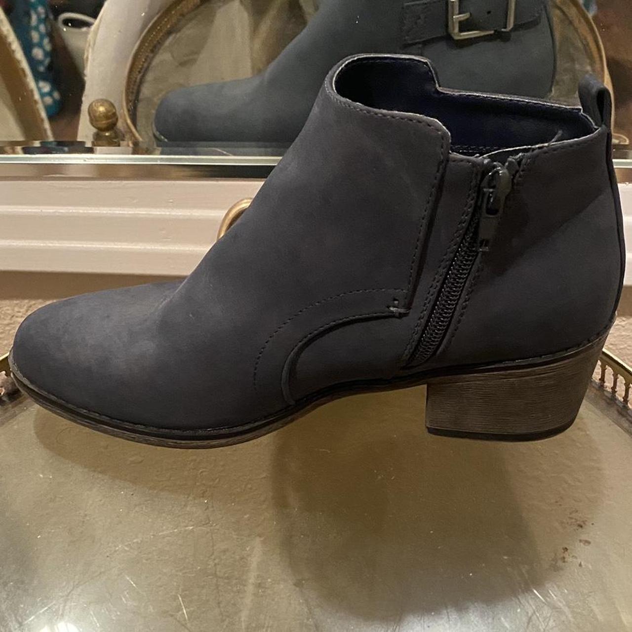 Women's Navy Boots | Depop