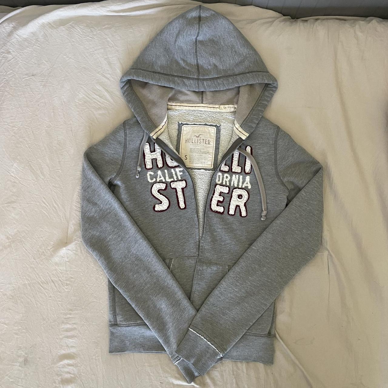 2000s Hollister jacket 👼🏼 -size: small Depop
