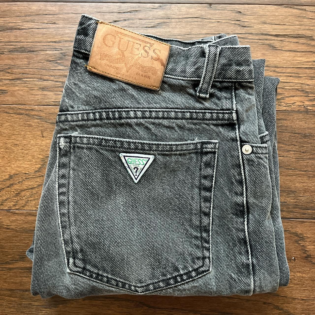 Guess jeans green discount label