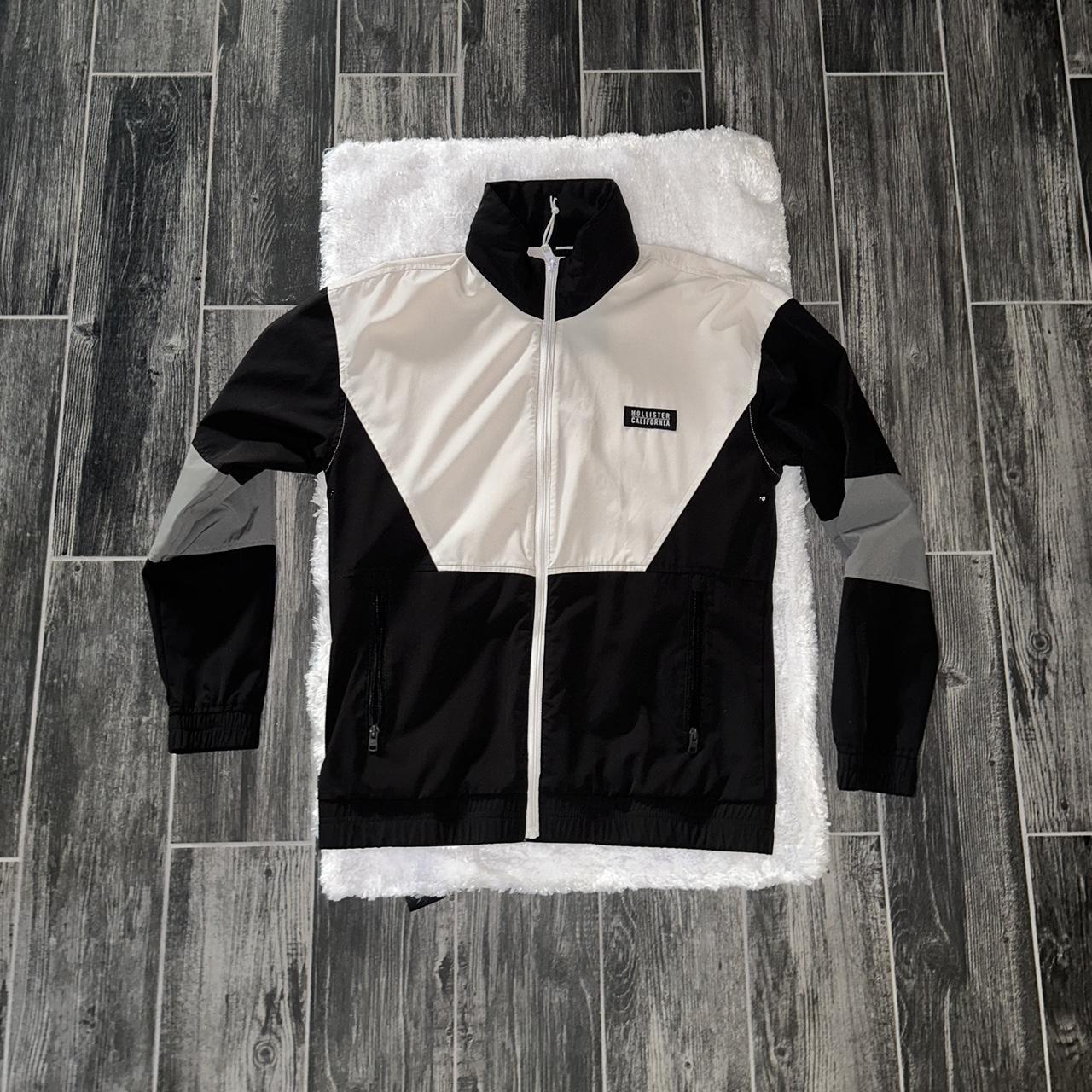 Black and white hollister on sale windbreaker