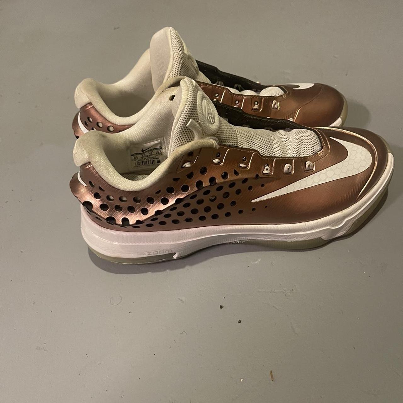 mens nike shoes no laces