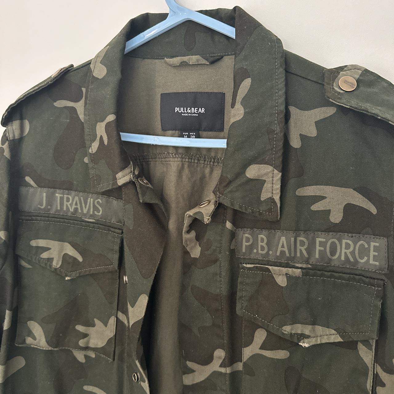 Jaket army outlet pull and bear