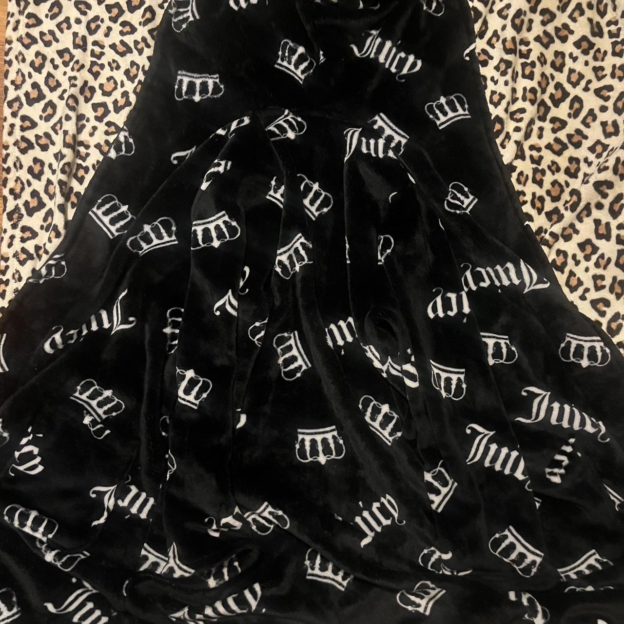 Y2K juicy couture bath robe ☁️super soft☁️ only worn... - Depop