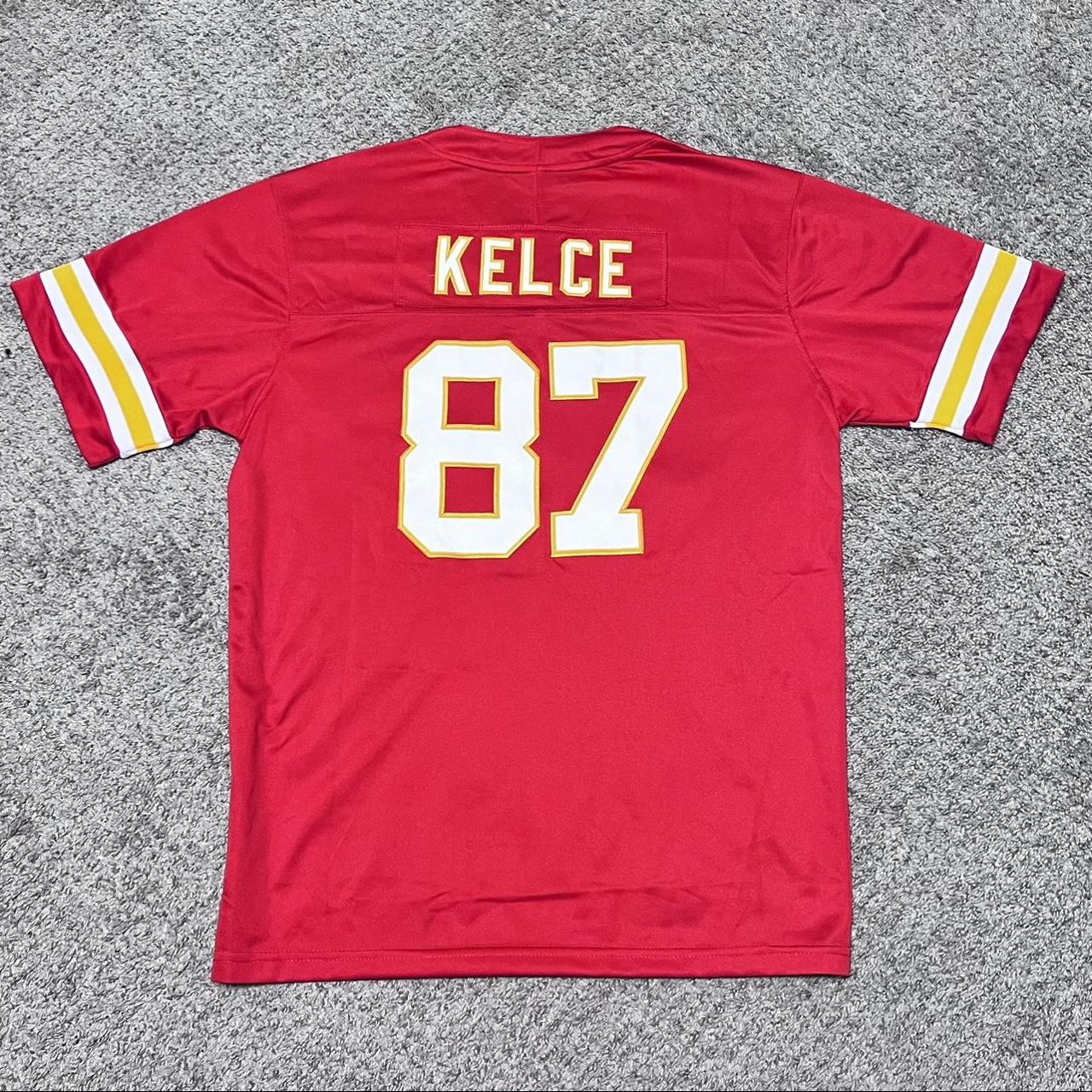 Travis Kelce Jersey says medium but fits... - Depop