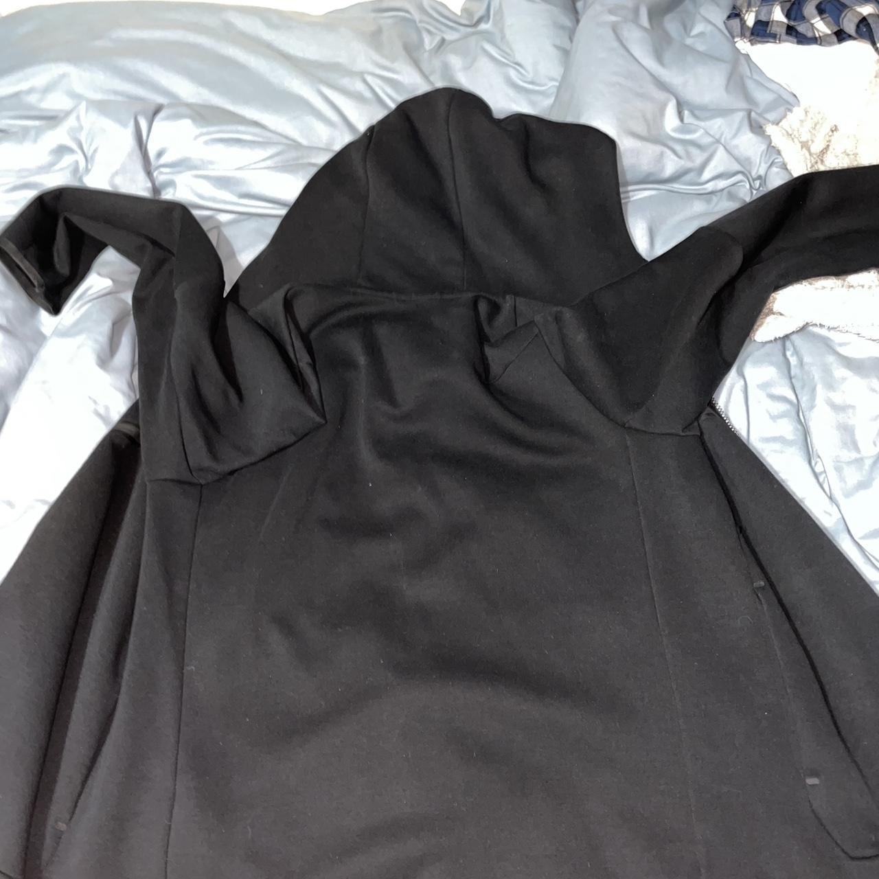 medium nike tech fleece