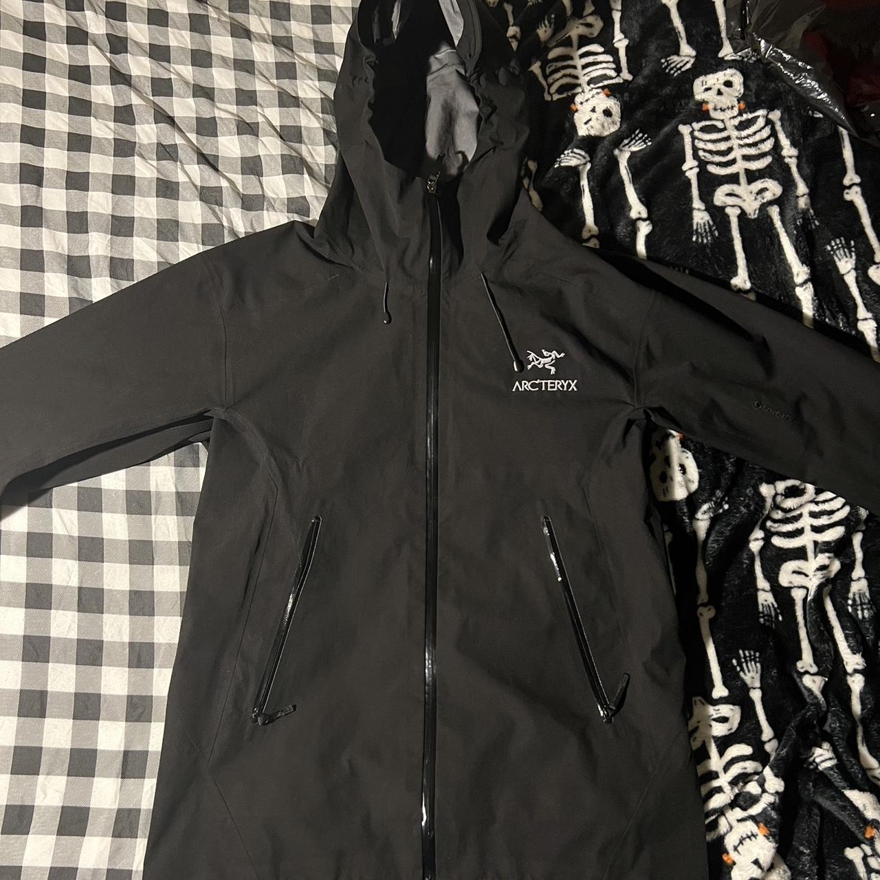 Arc'teryx Men's Black and Grey Jacket Depop