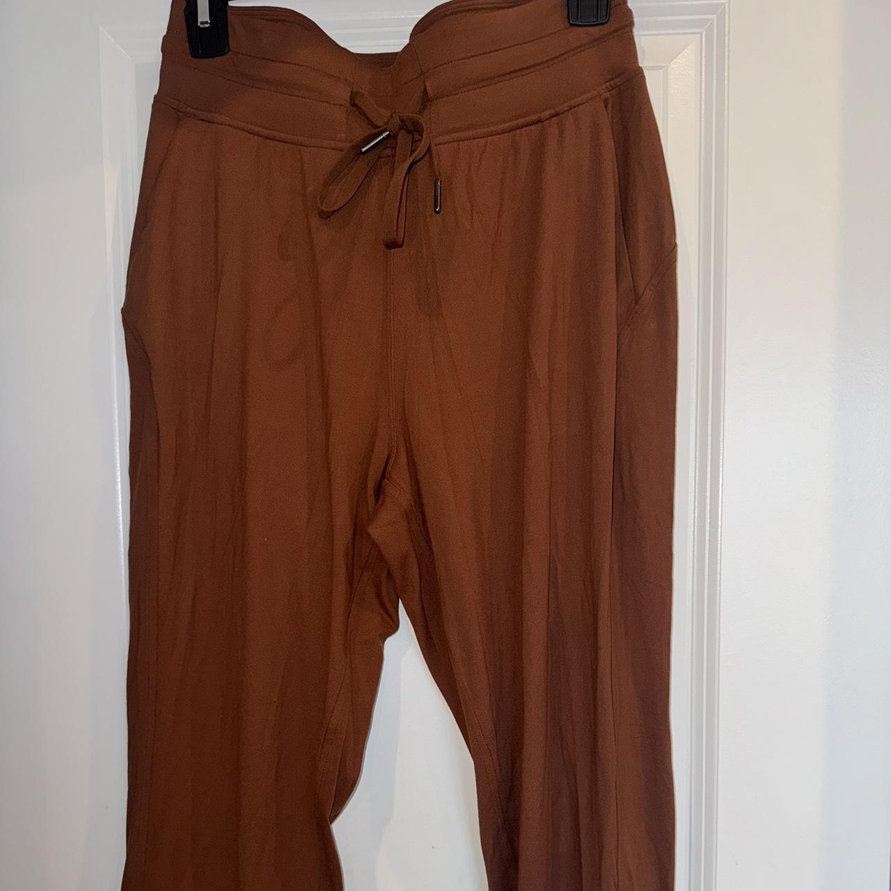 light brown lululemon crop softstreme gathered - Depop