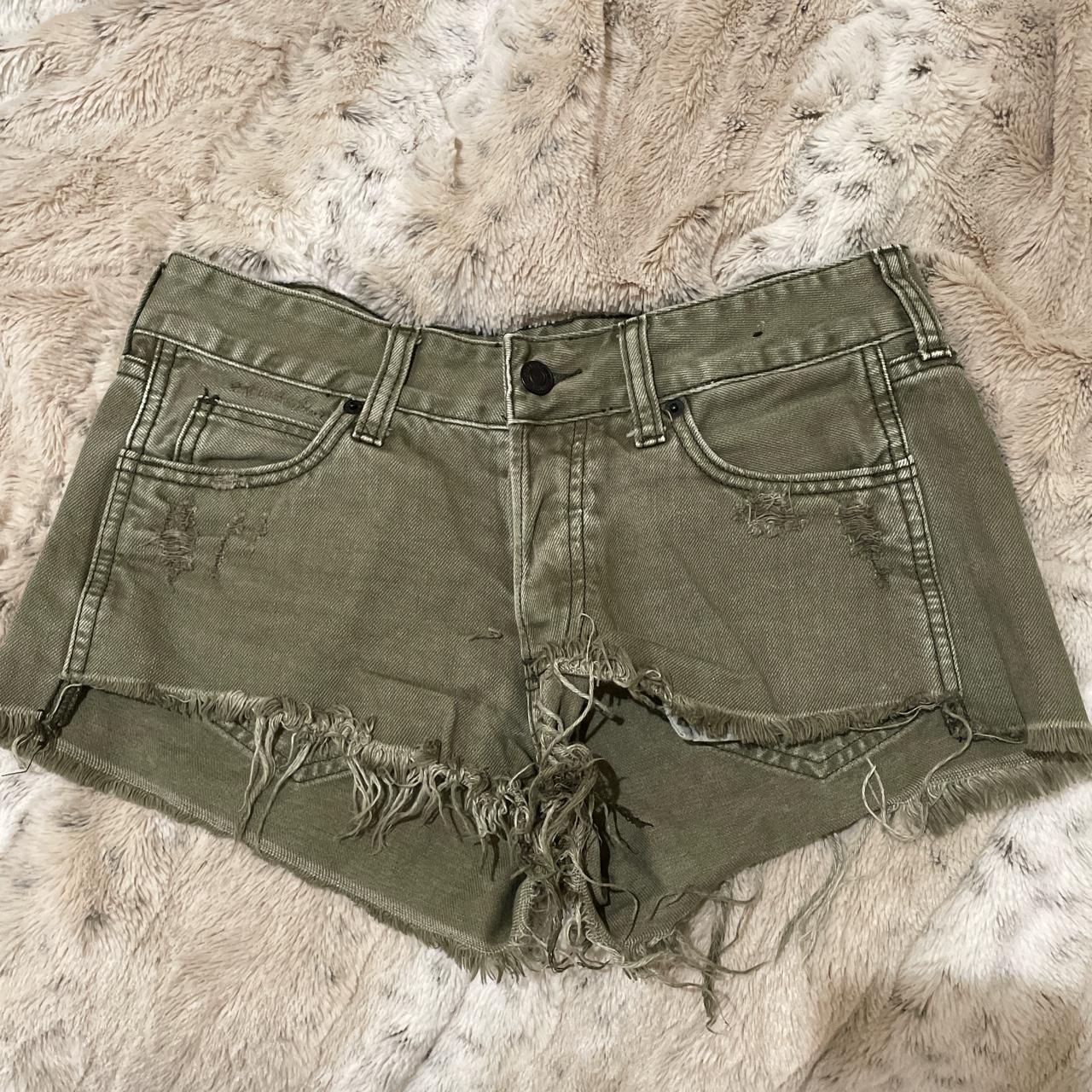 Abercrombie & Fitch Women's Green Shorts Depop