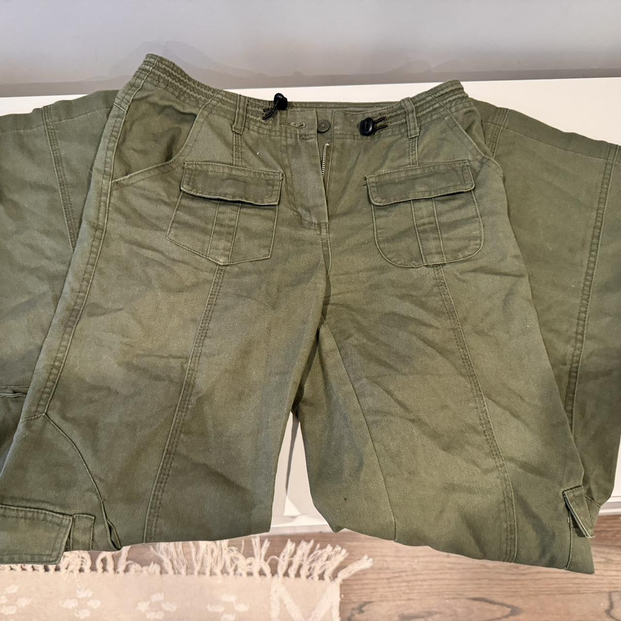 Green brandy cargos💚💚 worn twice🪽🪽 fits like a 24 Depop