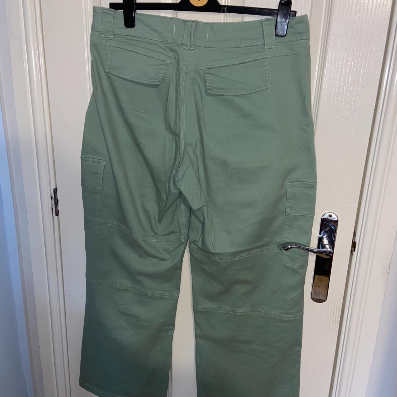 Hollister Co. Women's Khaki and Green Trousers Depop