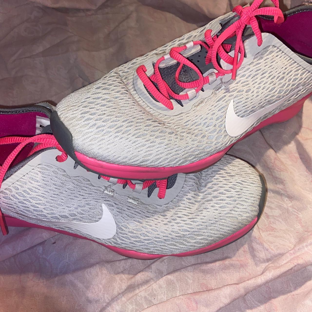 Nike Women's Pink and Grey Trainers | Depop