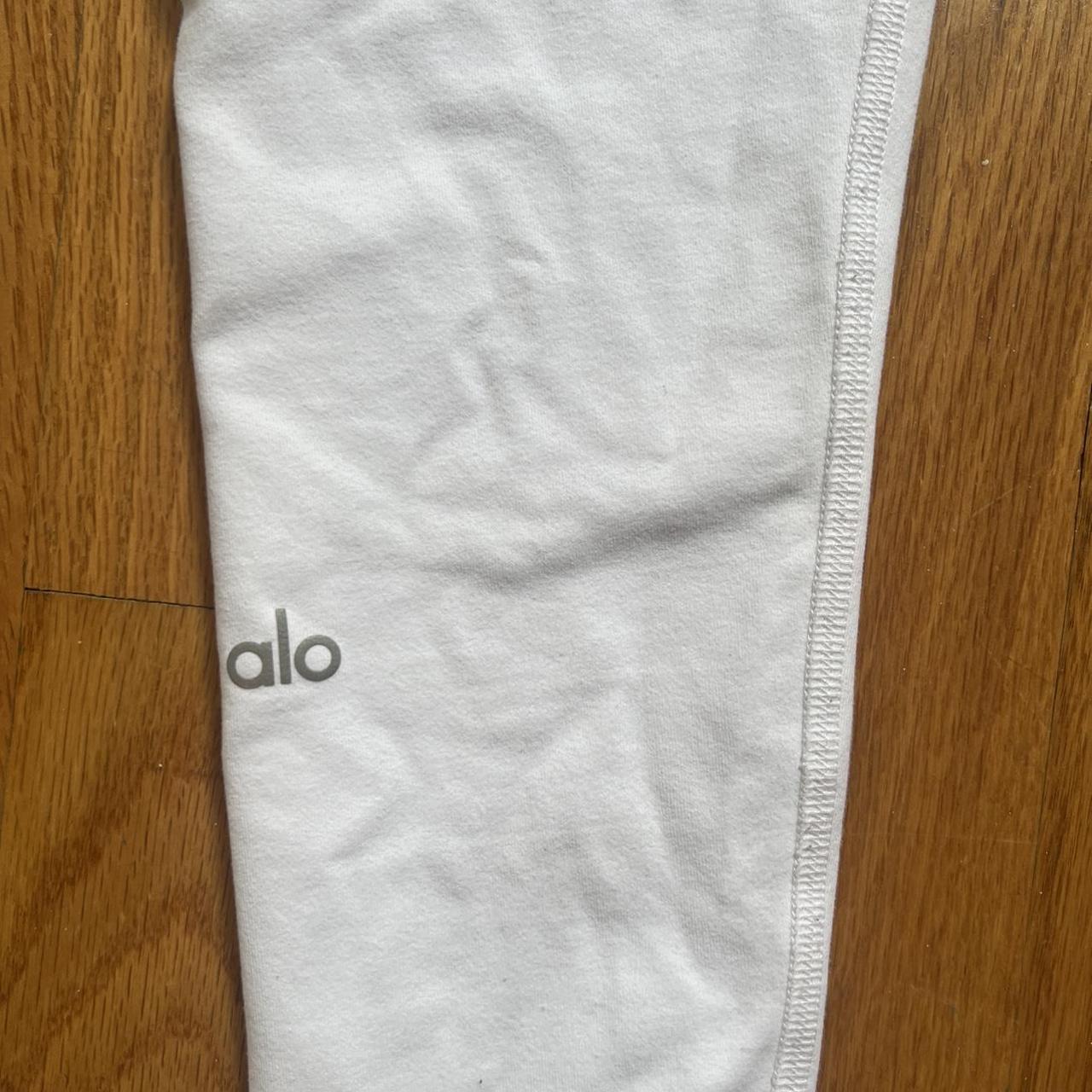 alo yoga white leggings in a true XXS / 00-0 sizing - Depop