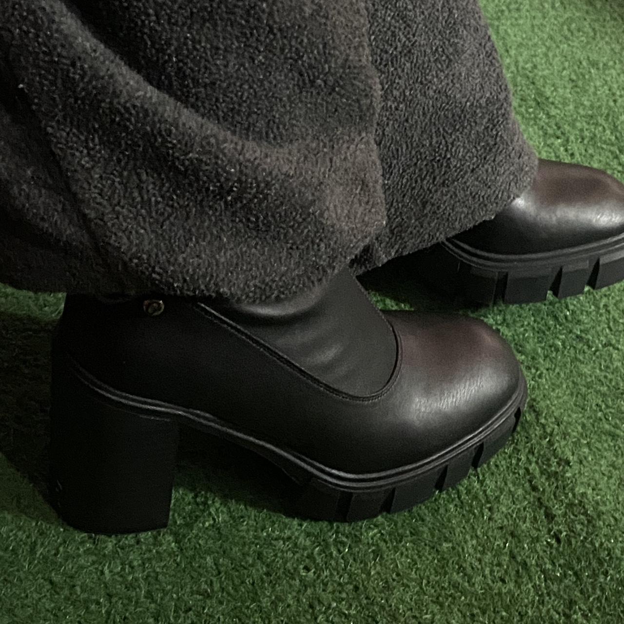 Guess Women's Black Boots | Depop