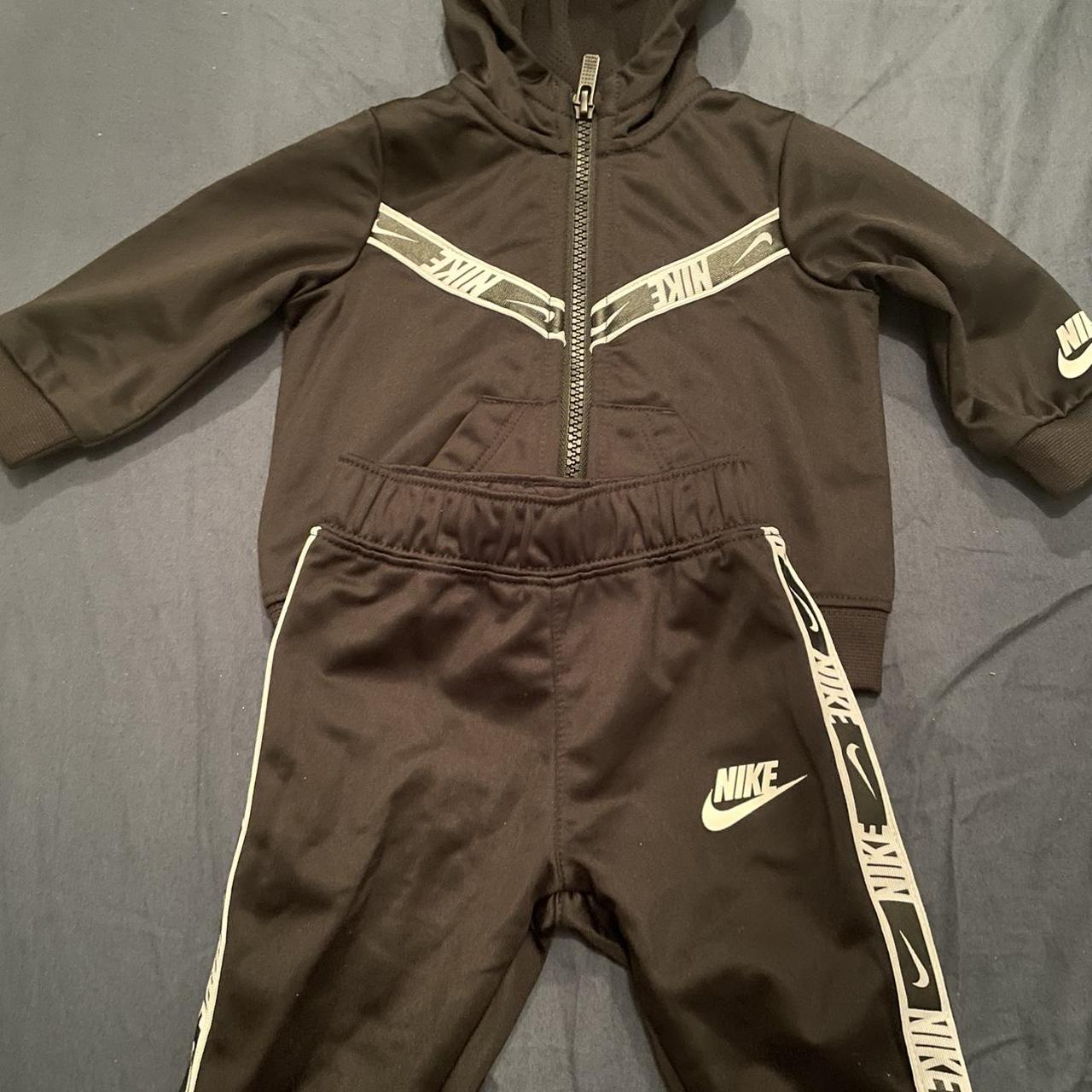 0-3 months Nike tracksuit. Only been worn for 1... - Depop