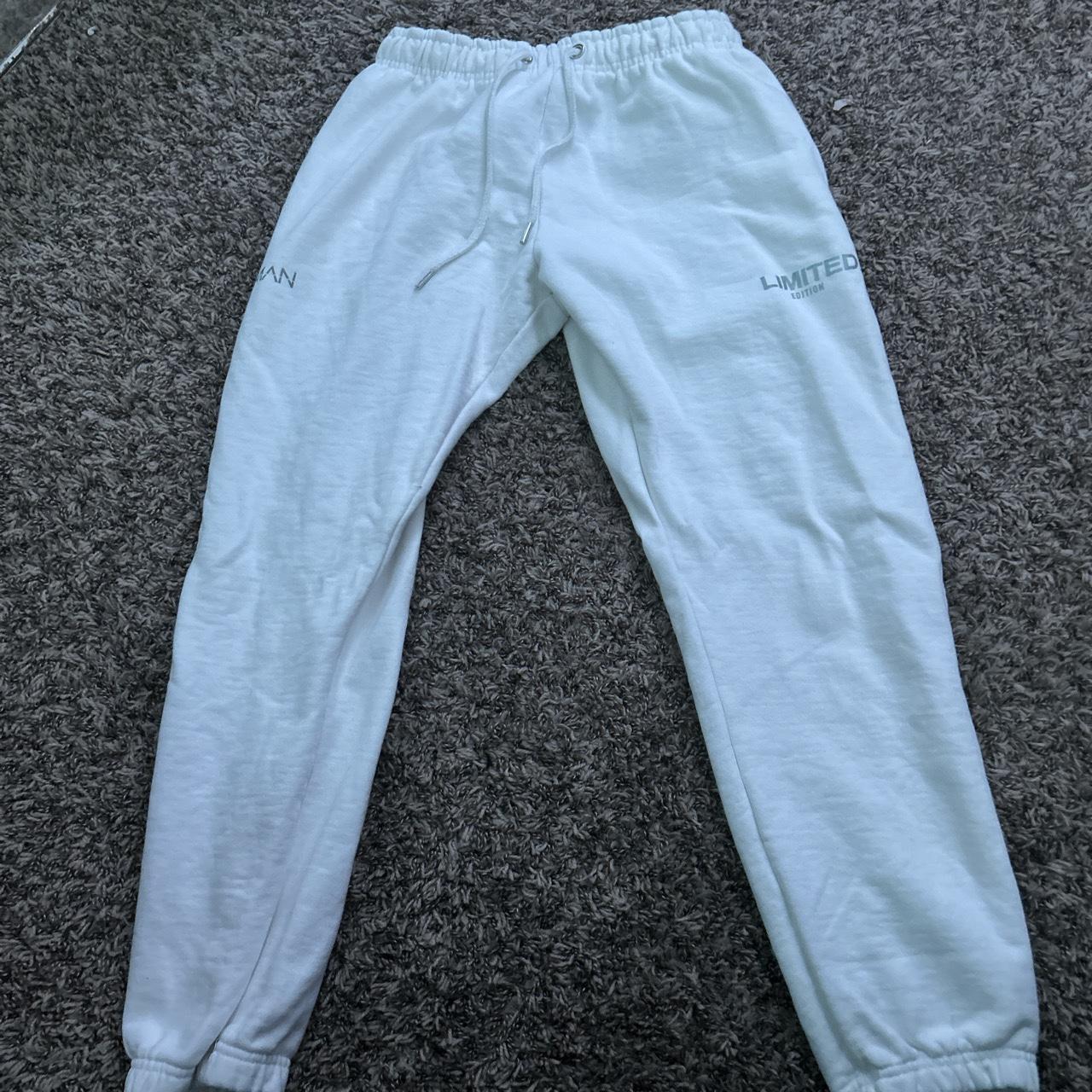 Boohooman white online joggers