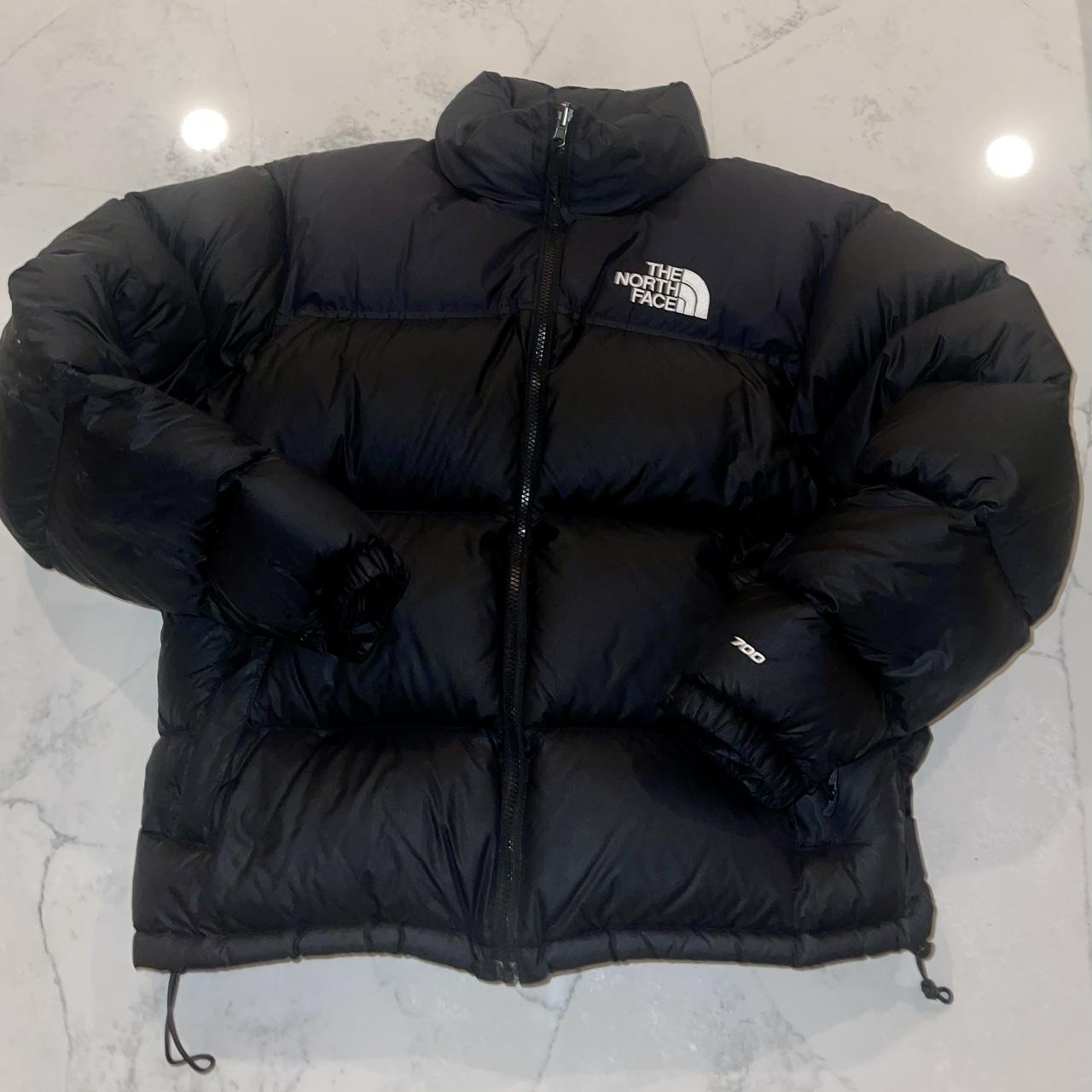 700 fill goose down provides warmth while remaining... Depop